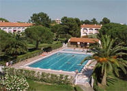 Ferienanlage Patios Massane in 30.000qm Park mit Tennisplatz und Pool.